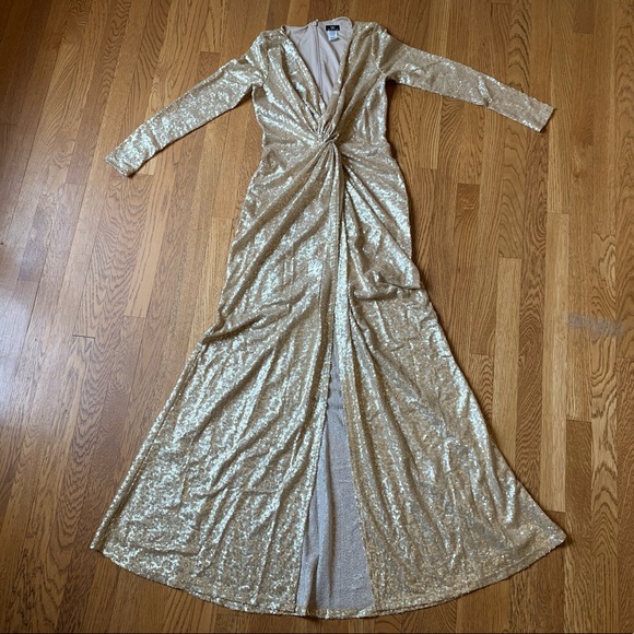 Sold 🎈Sequined open front low plunge gown gold size M - Picture 13 of 17